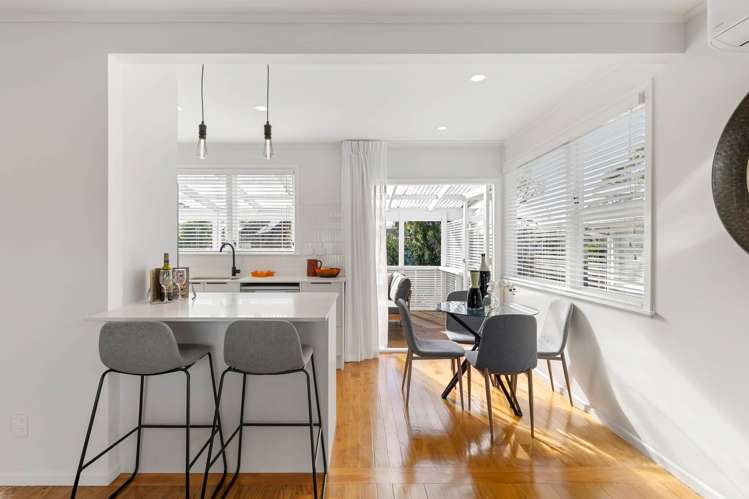 8 Surat Place Glen Eden_15