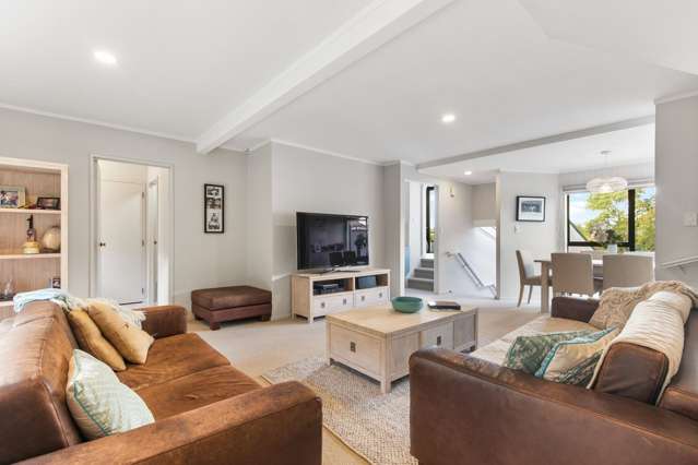 2/4 City View Terrace Birkenhead_1