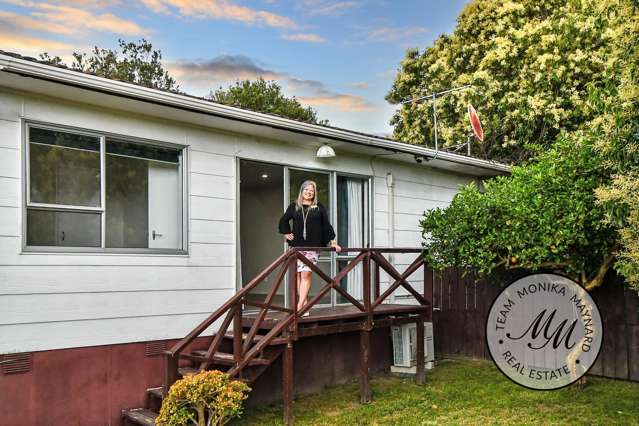 MODERN HOME, SELLER MOVED OVERSEAS