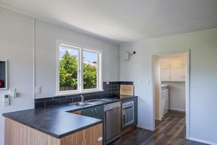 13 Wetherby Grove Wainuiomata_7