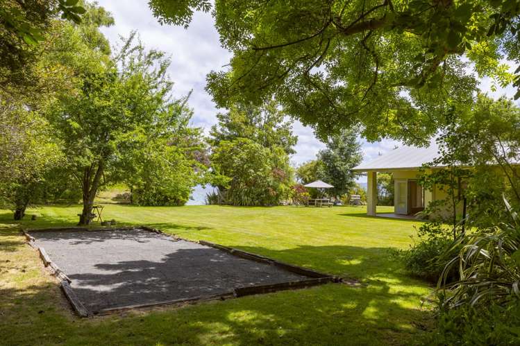 194 and 196 State Highway One Waitahanui_6