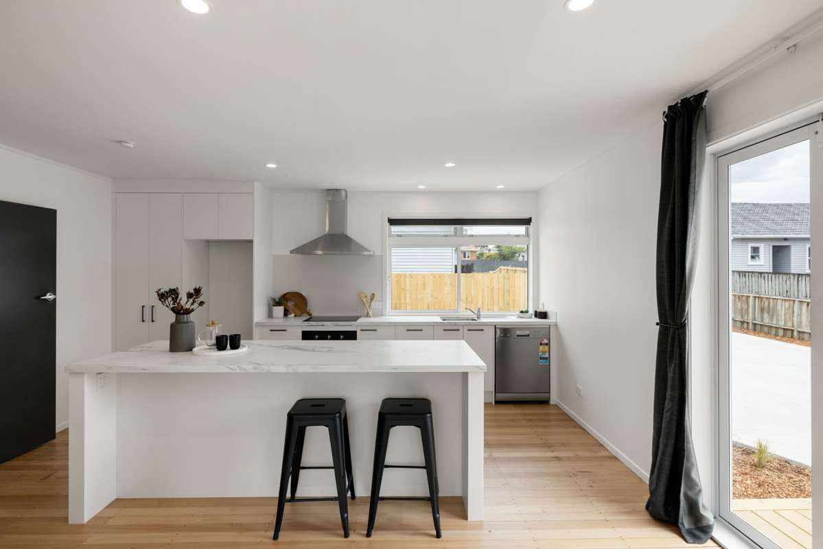 1974 Alexandra Street_2