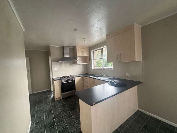 142 Preston Road Otara_3