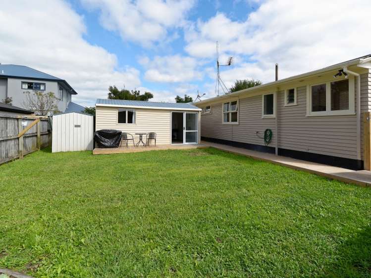 62 Southsea Crescent Silverdale_14