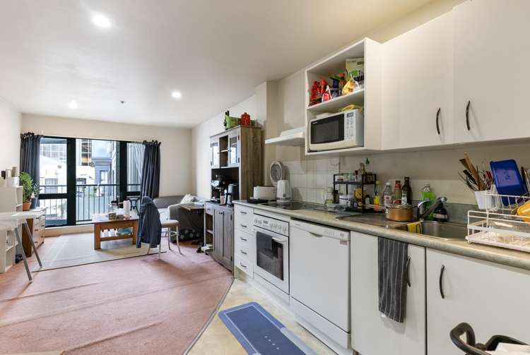 307/120 Courtenay Place_3