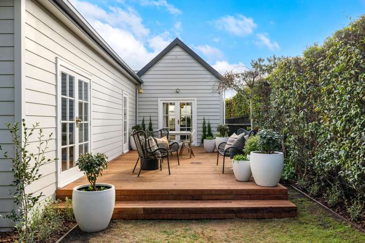 110 Office Road Merivale_22