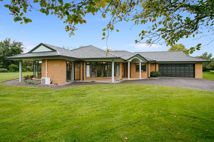 20 Cowley Drive Leamington_23