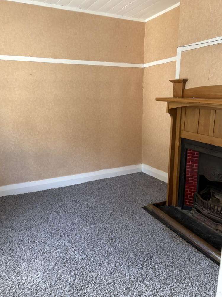 107 Maclaggan Street 2202_3