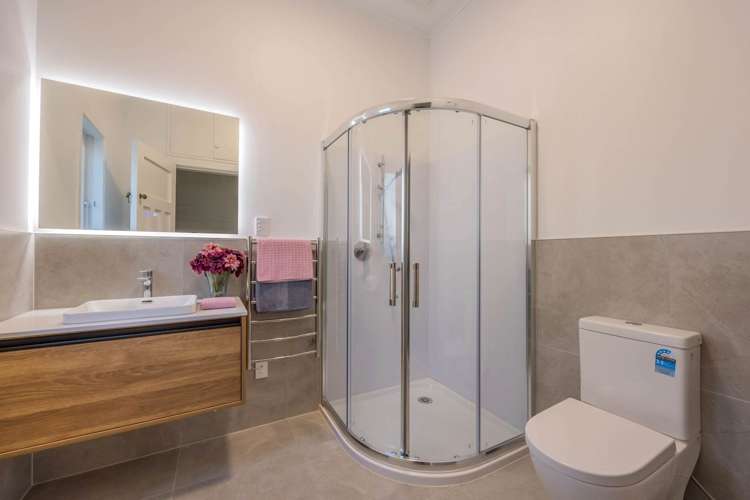 22 Invermay Avenue Mount Roskill_18