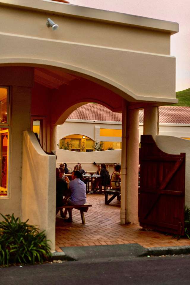 7 Oneroa Road Wainui_1