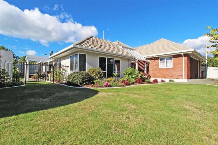 12 Aldinga Avenue Stoke_12