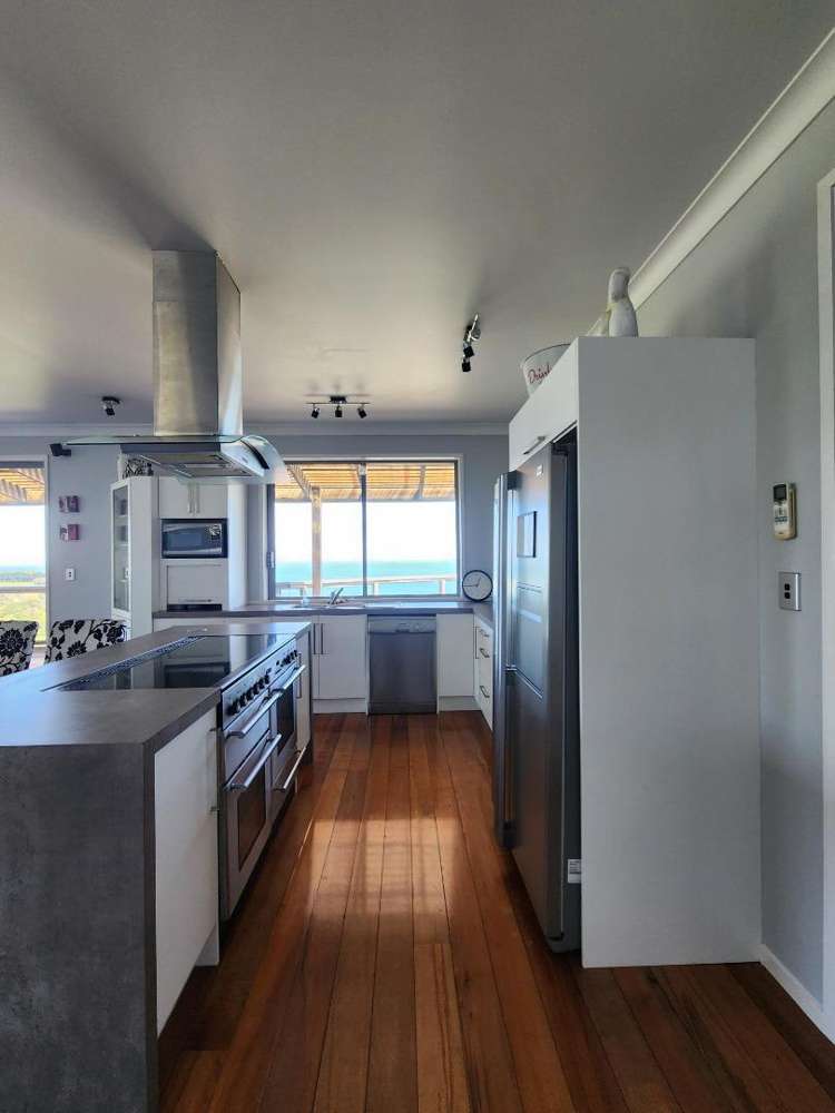 2/8 White Cliff Bay Urenui_8