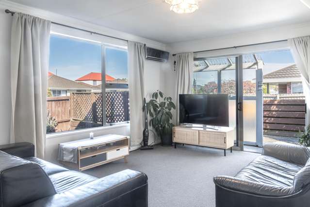 1/98 Peverel St Riccarton_2