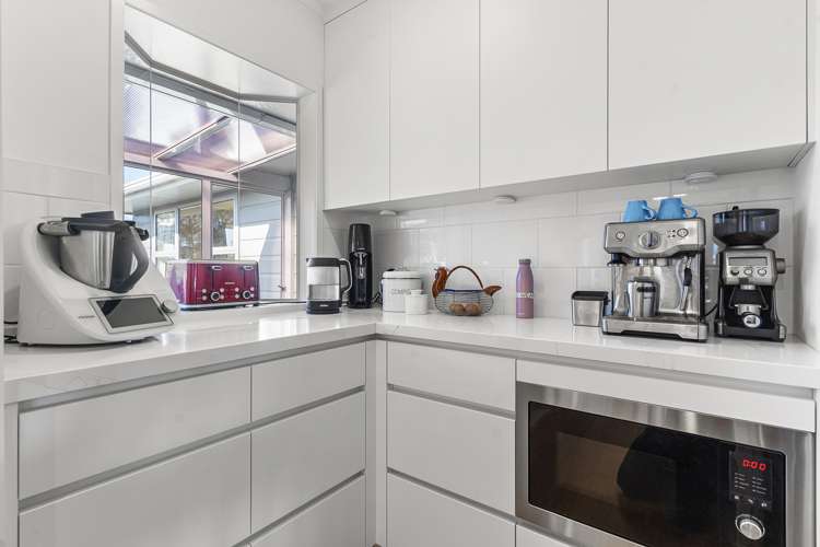 15 Sunkist Bay Road Beachlands_7