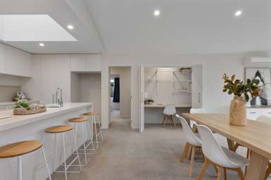 16 Bamber Crescent_2