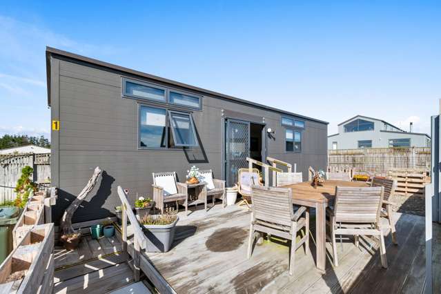 1 Sandown Avenue Himatangi Beach_1