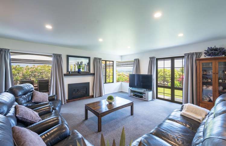 23 Olympus Way Richmond_12