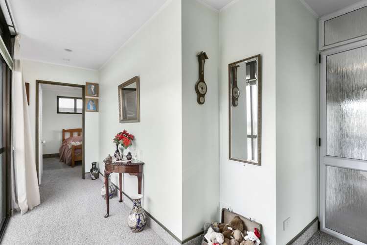 60 Easther Crescent Kew_13