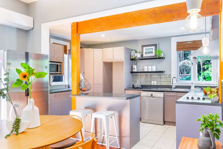 88 Woodlands Park Road Titirangi_19