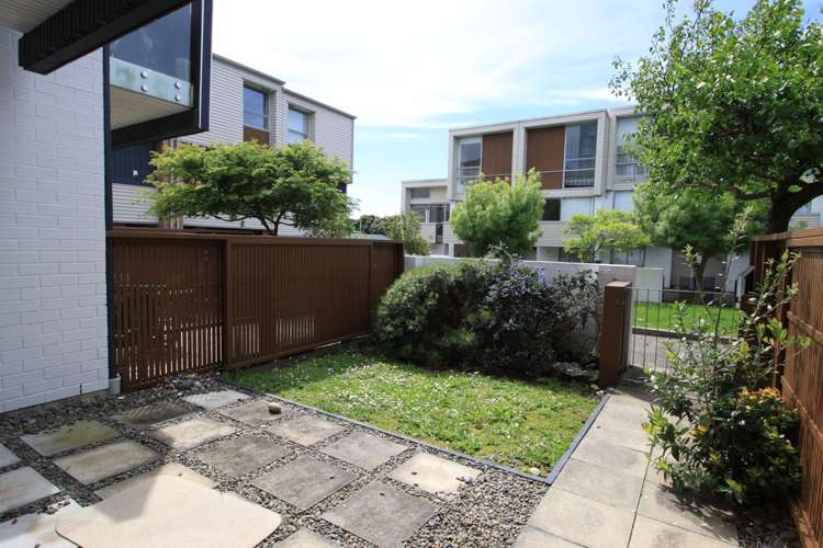 43/120 Rintoul Street Newtown_17