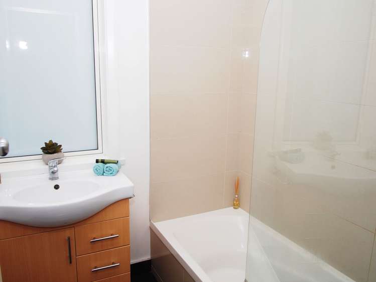 8 Walden Street Strathmore Park_10