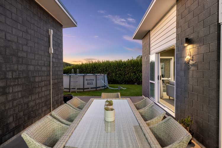 130 Ballintoy Park Drive Welcome Bay_18