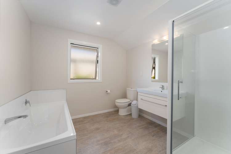 20 Tongariro Drive Aotea_10