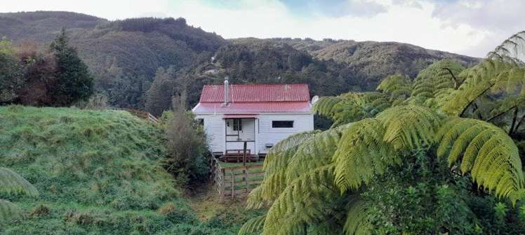 33 Karapoti Road Craigs Flat_3