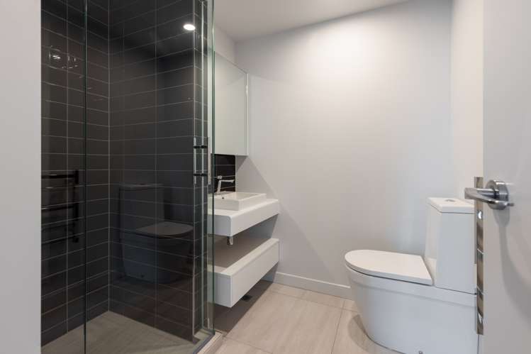 W705/160 Victoria Street 2185_5