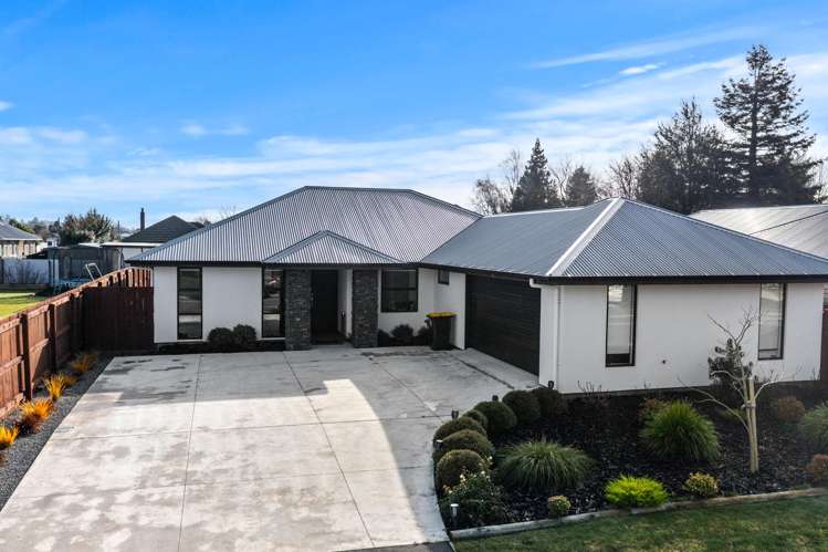 33 Geoff Geering Drive_0