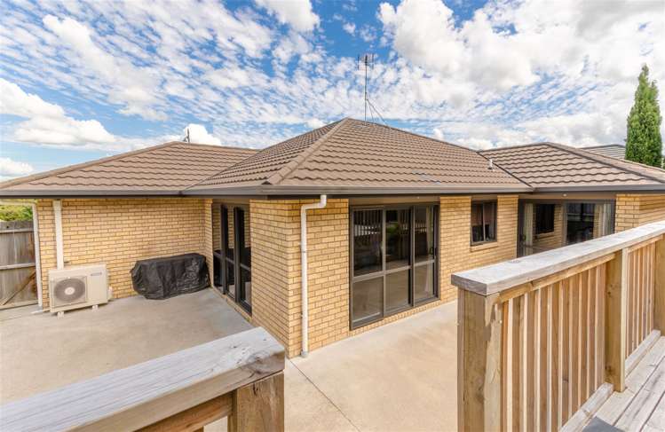 54 Farnborough Drive Nawton_19
