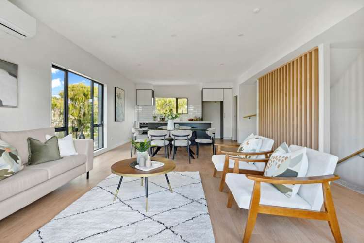 4 & 5/21 Erima Avenue Pt England_11