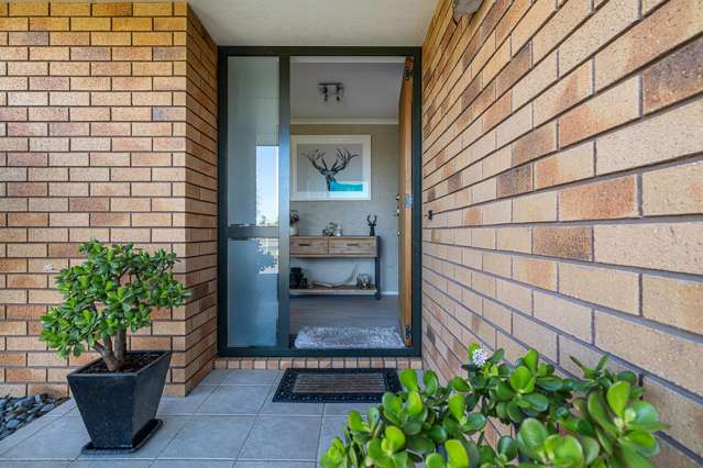 6 Shadbolt Drive Leamington_1