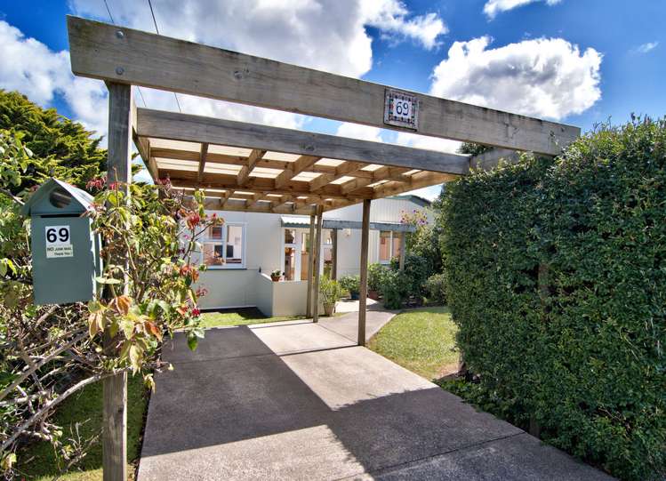 69 Konini Road Titirangi_1