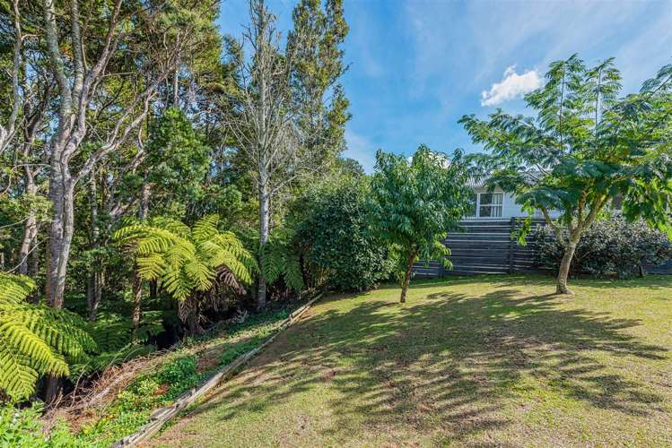 214 Glengarry Road Glen Eden_22