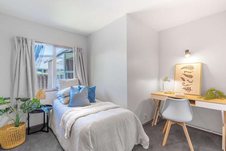 11 Gibson Drive Hornby_11