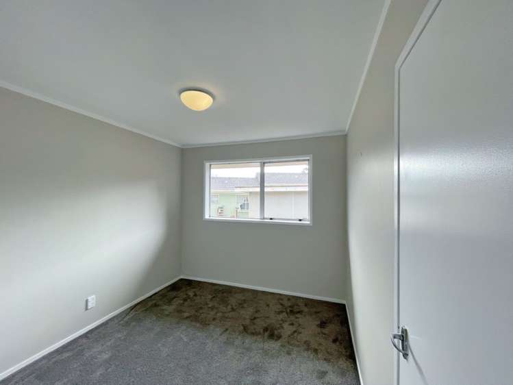 2/82 Moore Street Hillcrest_13