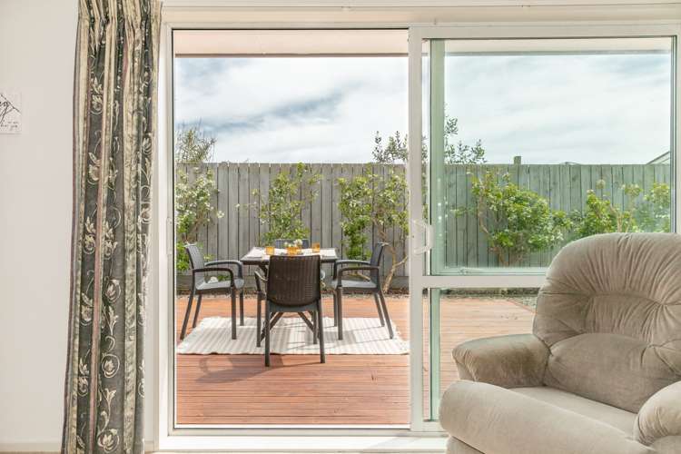 2/98 Derby Street Westport_6