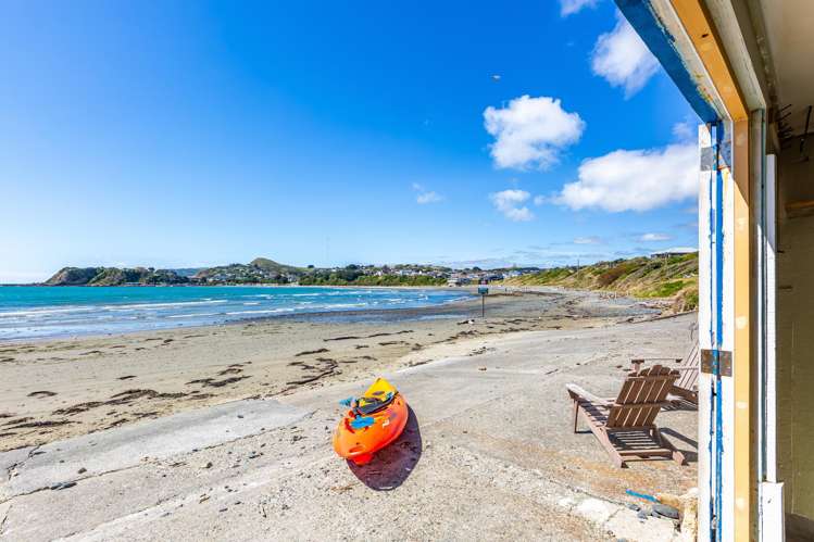 4 & 5 South Beach Road Titahi Bay_20