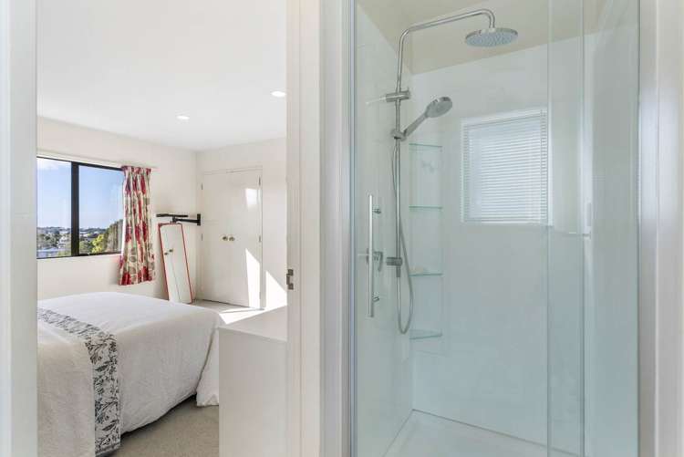 1/14 Greenridge Court Glenfield_16