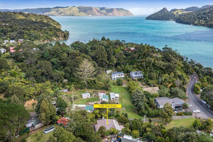 1196 Huia Road Huia_48