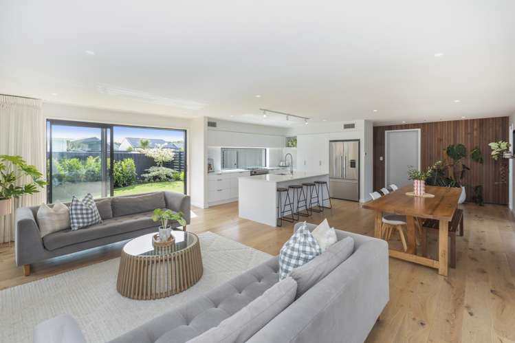 7 Winning Post Place Halswell_11