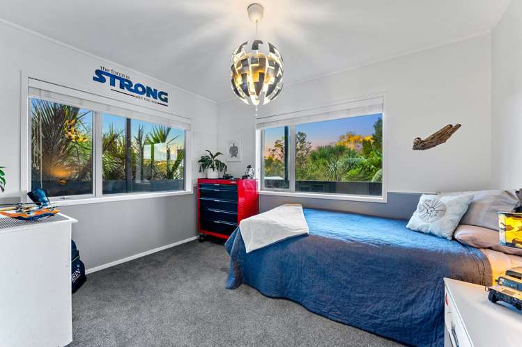 2/962 Beach Road Torbay_11