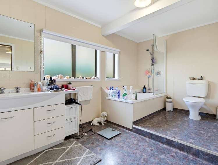 9 Sandy Beach Road Tinopai_13