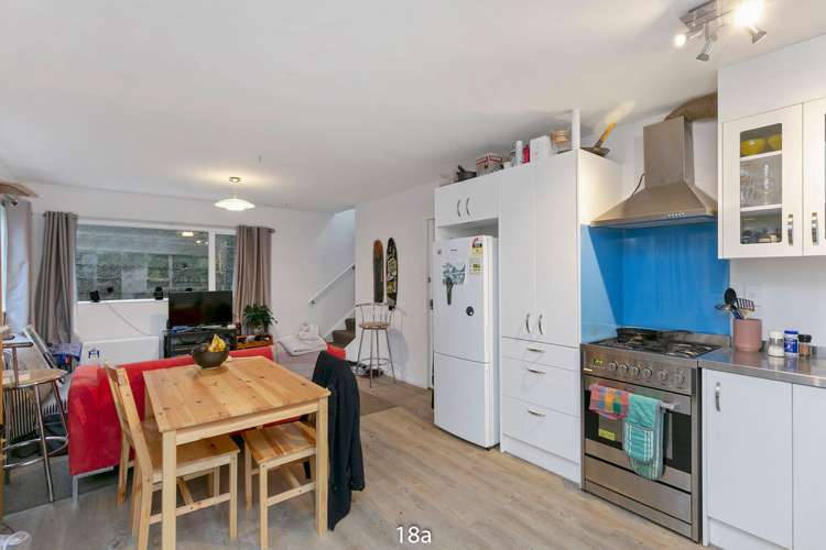 18 Somerset Avenue Newtown_11