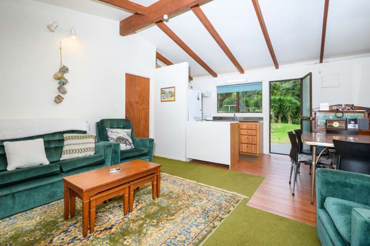 5 Erangi Place Bethells Beach_8
