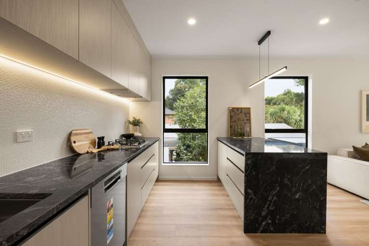 2/1082 River Road Queenwood_3