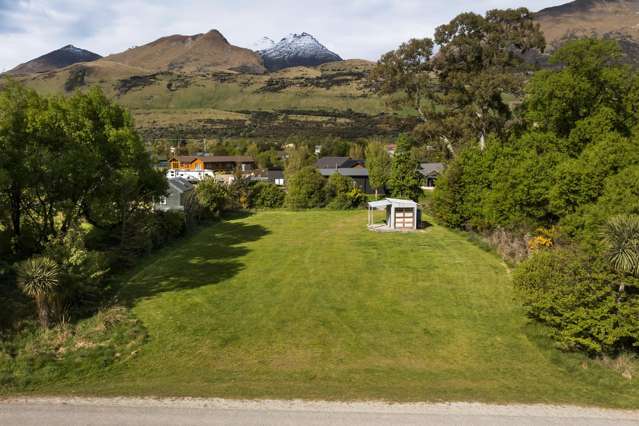 Expansive Glenorchy Section in Stunning Location