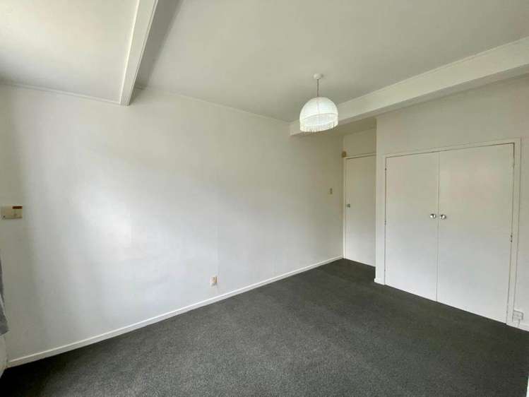 2/10 Marlene Avenue Te Atatu South_8