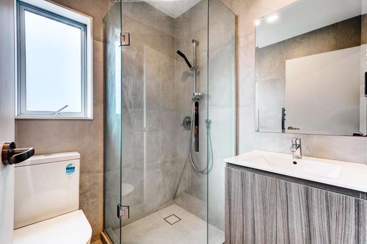 2 Meritage Lane Te Atatu South_14